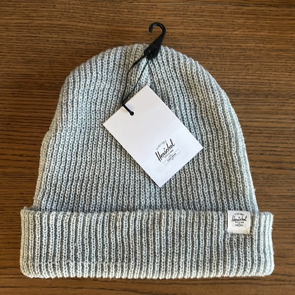 NWT Herschel Supply Co. Quartz Light Heather Grey Beanie - Picture 2 of 5